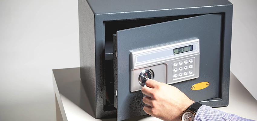 Jewelry Safe Unlocking Service in Fruitridge Pocket, California