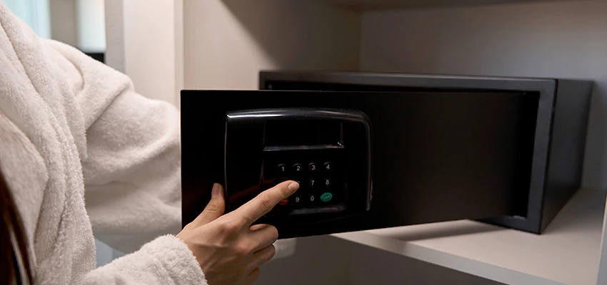 Safe Unlocking Service Company in Fruitridge Pocket, California