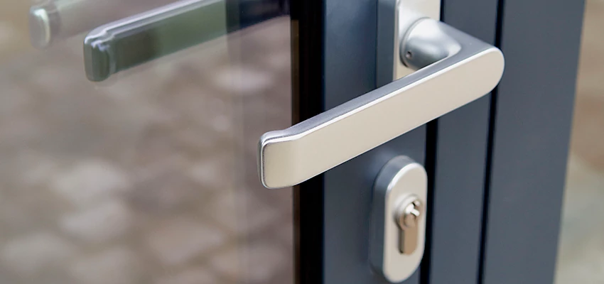 Broken Door Lock Cylinder Repair in Fruitridge Pocket, California