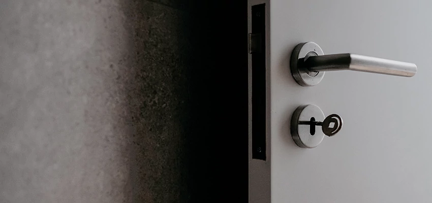 Front Door Handle Repair And Installation in Fruitridge Pocket, CA