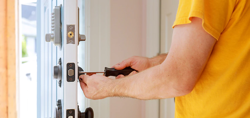 Eviction Locksmith For Key Fob Replacement Services in Fruitridge Pocket, CA